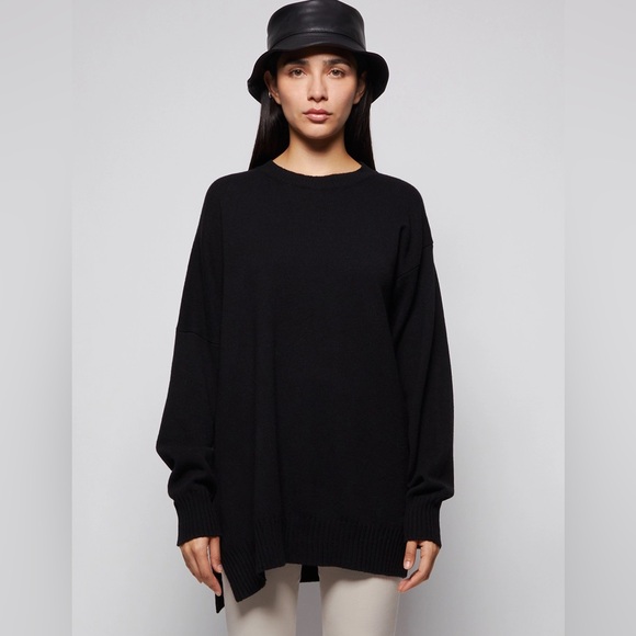 THE ROW Clelia Oversized Wool-Cashmere Sweater in Black (Size:L) - Picture 2 of 15